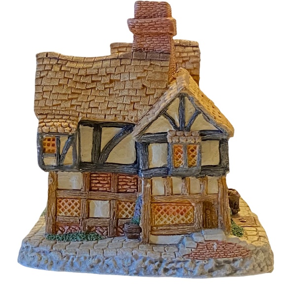 Vintage Naturecraft Figurine Stratford Tavern # 41 by Peter Tomlins 1985 - Picture 6 of 10